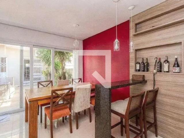 Casa / Sobrado para Locação em Porto Alegre/RS Jardim Itu Sabará 3 Quartos