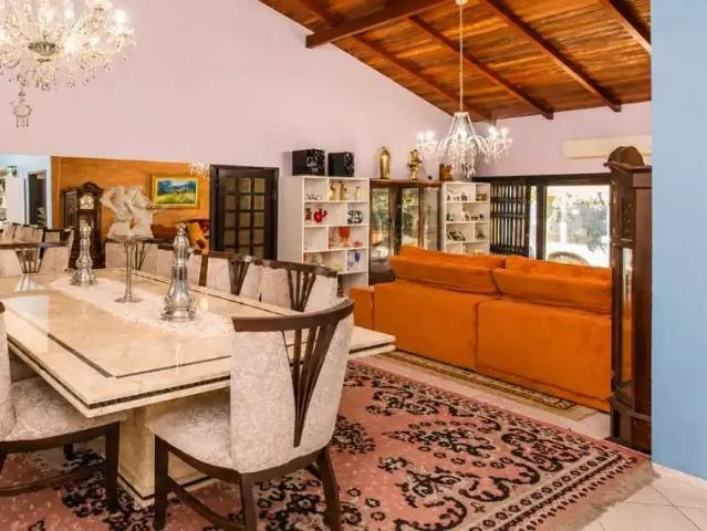 Casa / Sobrado para Locação em Porto Alegre/RS Jardim Itu Sabará 4 Quartos