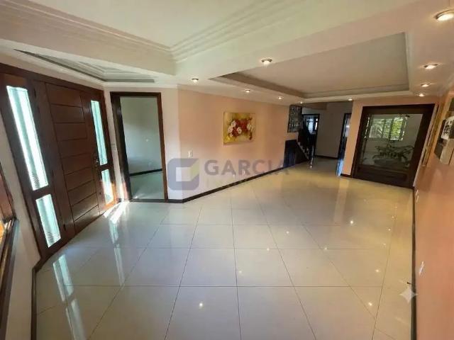 Casa / Sobrado para Locação em Porto Alegre/RS Jardim Itu Sabará 5 Quartos