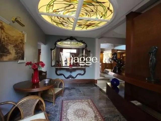 Casa / Sobrado para Locação em Porto Alegre/RS Jardim Isabel 4 Quartos