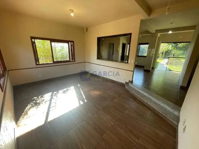 Casa / Sobrado para Locação em Porto Alegre/RS Jardim Leopoldina 4 Quartos