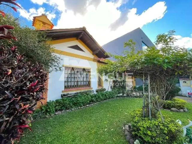 Casa / Sobrado para Locação em Porto Alegre/RS Jardim Lindóia 3 Quartos