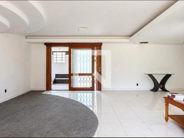 Casa / Sobrado para Locação em Porto Alegre/RS Jardim Lindóia 3 Quartos