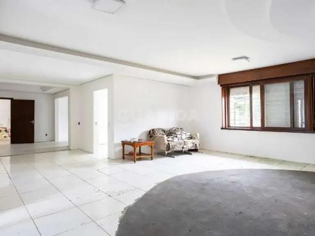 Casa / Sobrado para Locação em Porto Alegre/RS Jardim Lindóia 3 Quartos