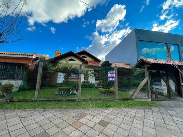 Casa / Sobrado para Locação em Porto Alegre/RS Jardim Lindóia 3 Quartos