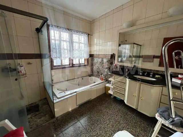 Casa / Sobrado para Locação em Porto Alegre/RS Jardim Lindóia 7 Quartos