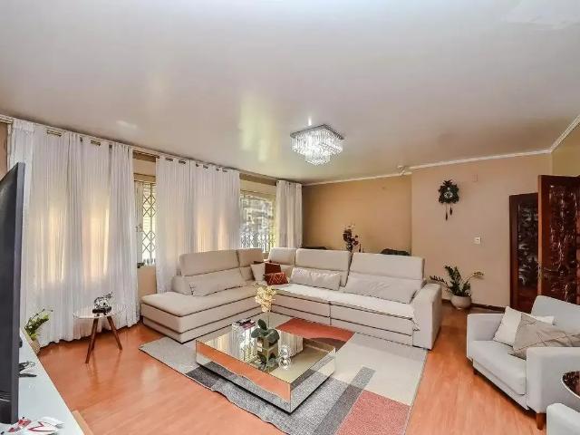 Casa / Sobrado para Locação em Porto Alegre/RS Jardim Lindóia 4 Quartos