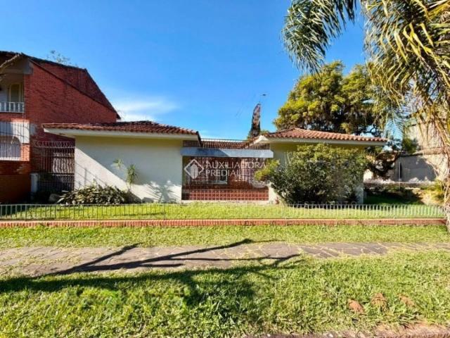 Casa / Sobrado para Locação em Porto Alegre/RS Jardim Lindóia 4 Quartos