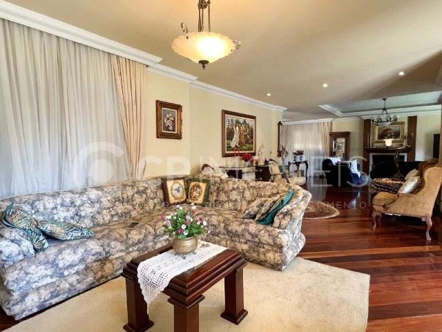 Casa / Sobrado para Locação em Porto Alegre/RS Jardim Lindóia 5 Quartos