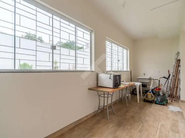 Casa / Sobrado para Locação em Porto Alegre/RS Jardim São Pedro 4 Quartos