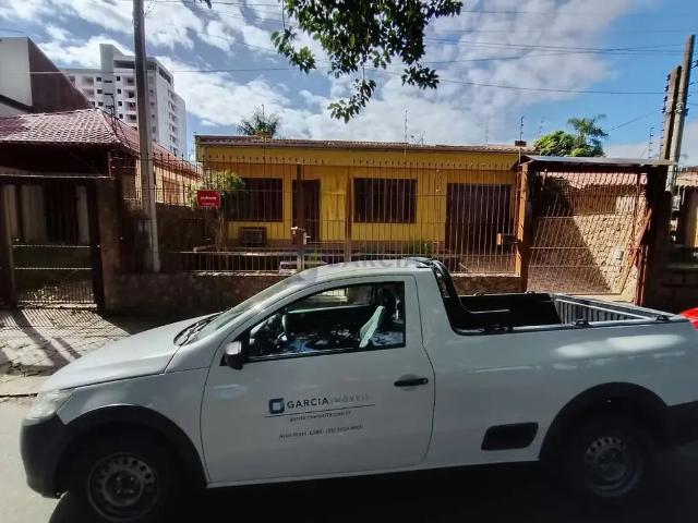 Casa / Sobrado para Locação em Porto Alegre/RS Jardim São Pedro 3 Quartos