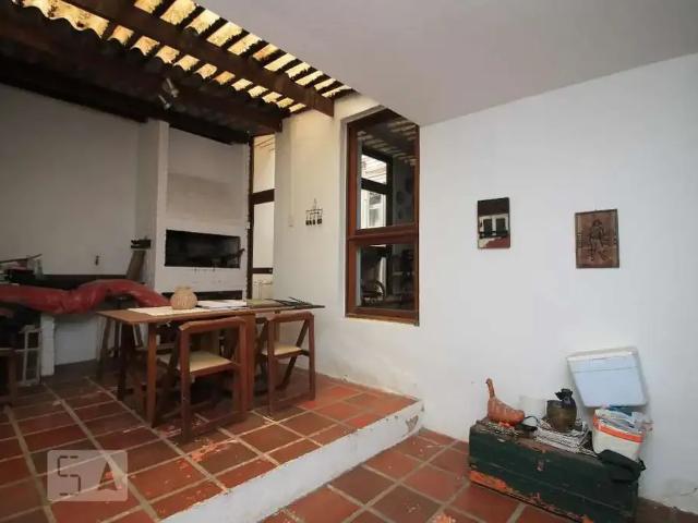 Casa / Sobrado para Locação em Porto Alegre/RS Moinhos de Vento 4 Quartos