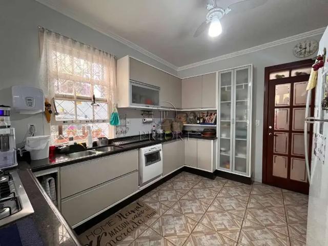 Casa / Sobrado para Locação em Porto Alegre/RS Moinhos de Vento 5 Quartos