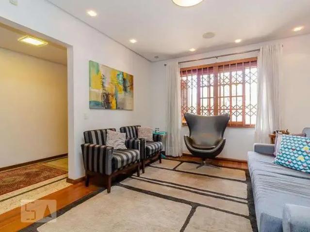 Casa / Sobrado para Locação em Porto Alegre/RS Medianeira 4 Quartos