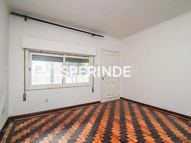 Casa / Sobrado para Locação em Porto Alegre/RS Medianeira 3 Quartos