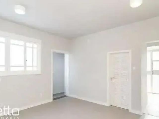 Casa / Sobrado para Locação em Porto Alegre/RS Menino Deus 3 Quartos