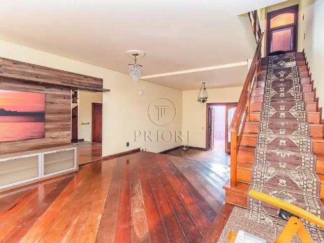 Casa / Sobrado para Locação em Porto Alegre/RS Menino Deus 3 Quartos
