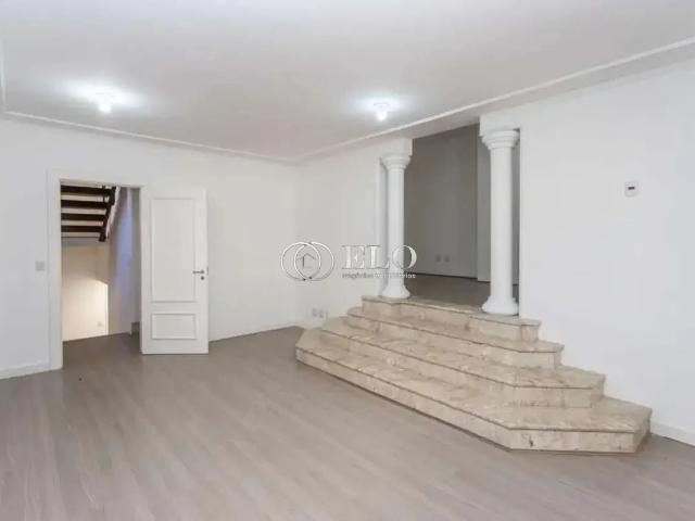 Casa / Sobrado para Locação em Porto Alegre/RS Menino Deus 4 Quartos