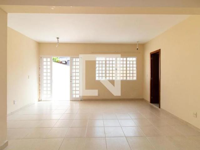 Casa / Sobrado para Locação em Porto Alegre/RS Nonoai 2 Quartos