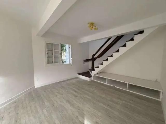 Casa / Sobrado para Locação em Porto Alegre/RS Nonoai 3 Quartos