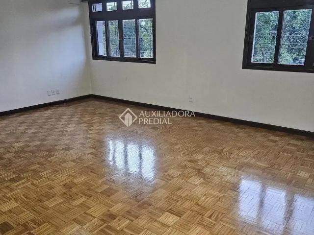 Casa / Sobrado para Locação em Porto Alegre/RS Nonoai 3 Quartos