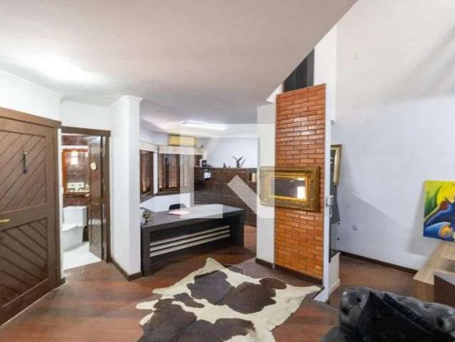 Casa / Sobrado para Locação em Porto Alegre/RS Nonoai 3 Quartos