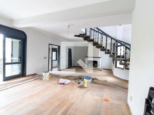 Casa / Sobrado para Locação em Porto Alegre/RS Nonoai 4 Quartos