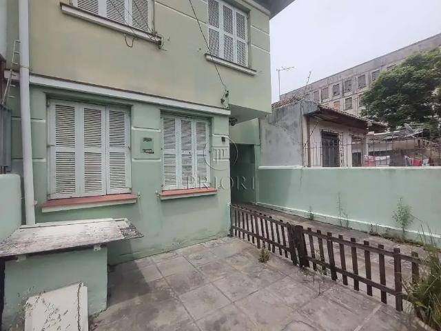 Casa / Sobrado para Locação em Porto Alegre/RS Navegantes 3 Quartos