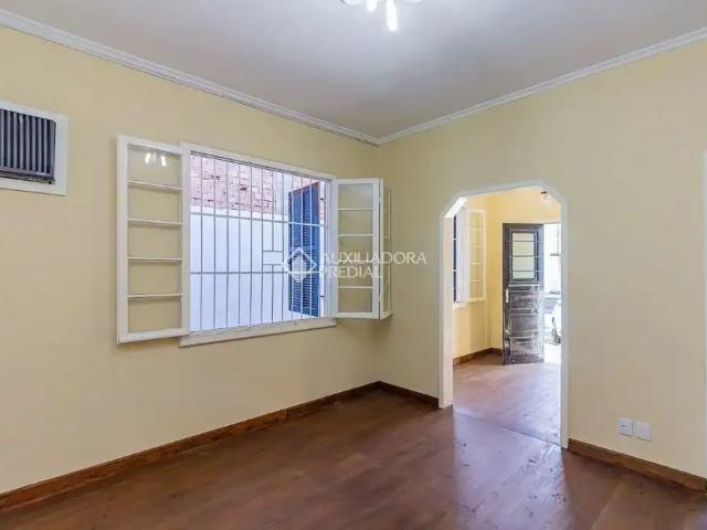 Casa / Sobrado para Locação em Porto Alegre/RS São Geraldo 2 Quartos