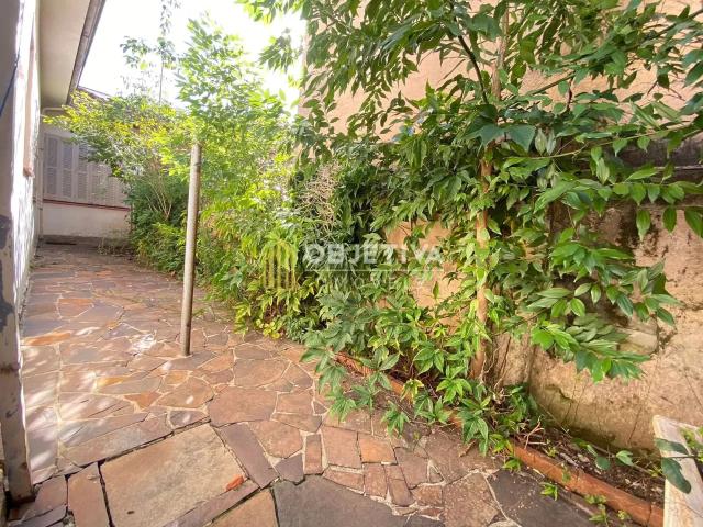 Casa / Sobrado para Locação em Porto Alegre/RS São João 3 Quartos