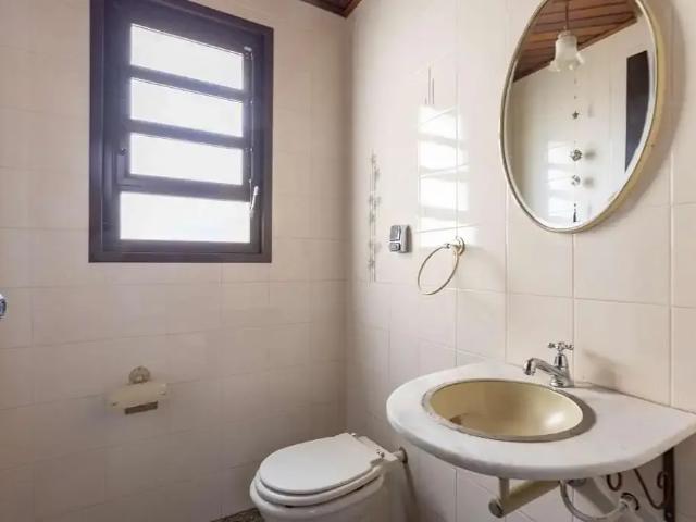 Casa / Sobrado para Locação em Porto Alegre/RS São João 3 Quartos
