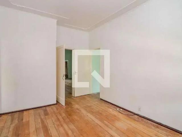 Casa / Sobrado para Locação em Porto Alegre/RS São João 4 Quartos