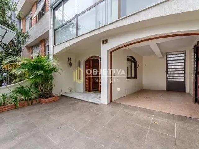 Casa / Sobrado para Locação em Porto Alegre/RS Santa Cecília 4 Quartos