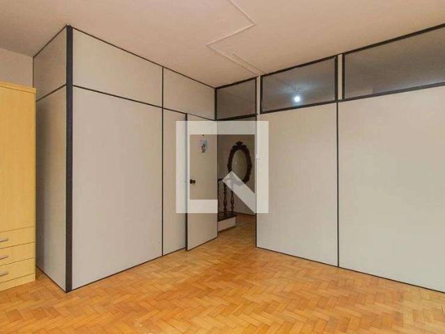 Casa / Sobrado para Locação em Porto Alegre/RS Santana 5 Quartos