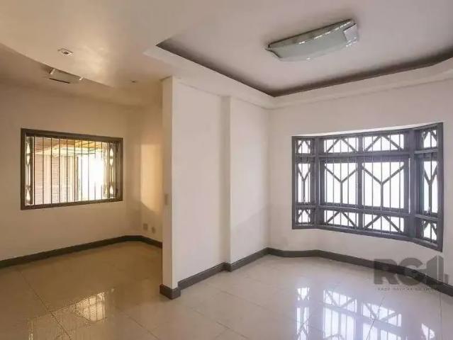 Casa / Sobrado para Locação em Porto Alegre/RS Santana 2 Quartos