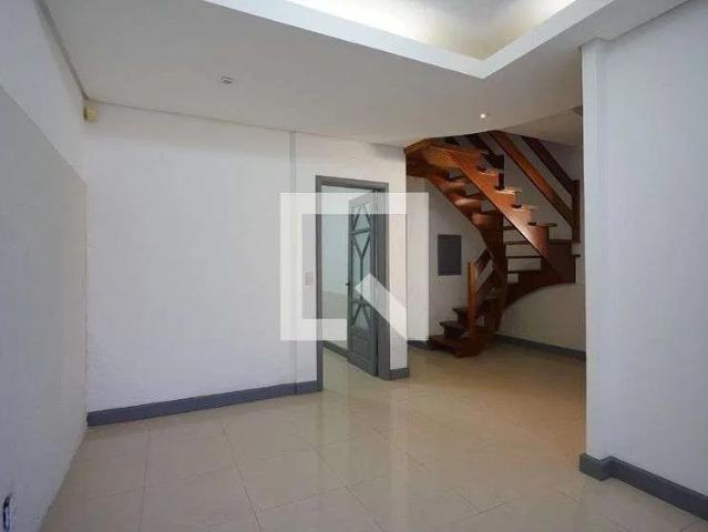 Casa / Sobrado para Locação em Porto Alegre/RS Santana 2 Quartos