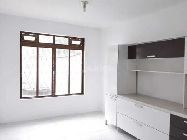Casa / Sobrado para Locação em Porto Alegre/RS Santana 2 Quartos