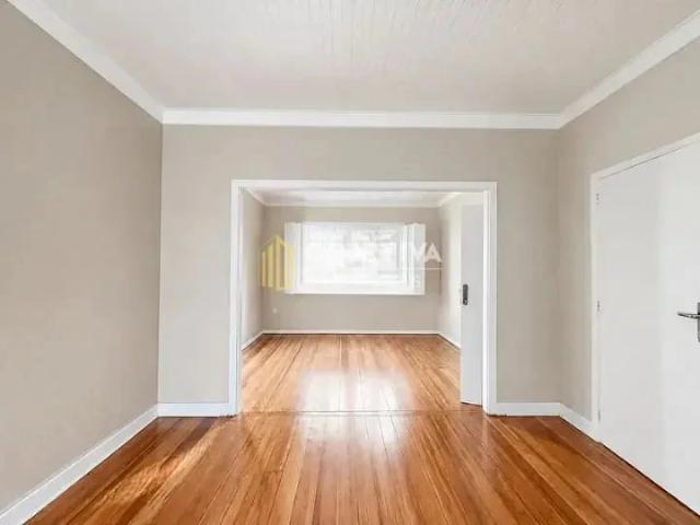 Casa / Sobrado para Locação em Porto Alegre/RS Santana 3 Quartos