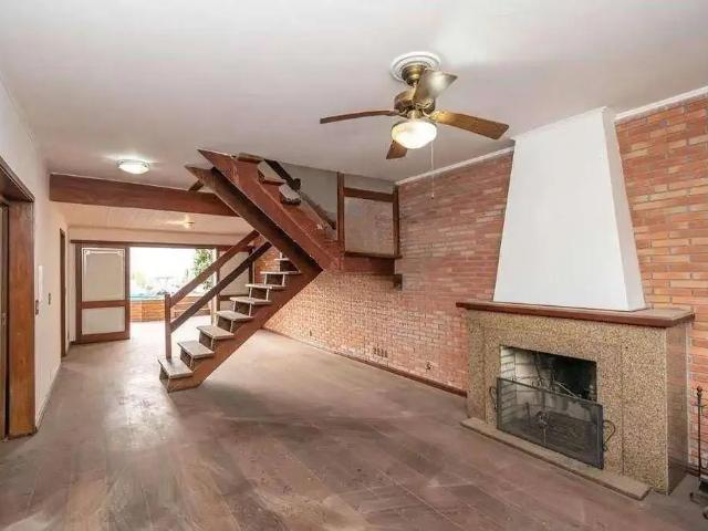 Casa / Sobrado para Locação em Porto Alegre/RS Santana 3 Quartos