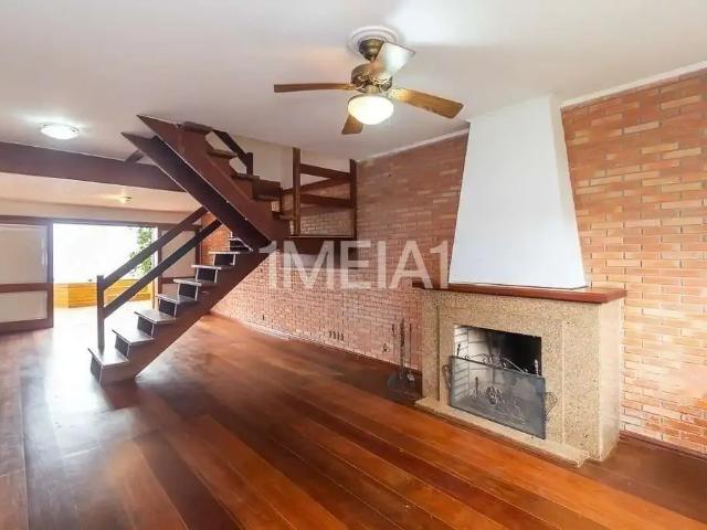 Casa / Sobrado para Locação em Porto Alegre/RS Santana 3 Quartos