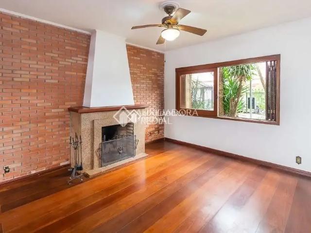 Casa / Sobrado para Locação em Porto Alegre/RS Santana 3 Quartos