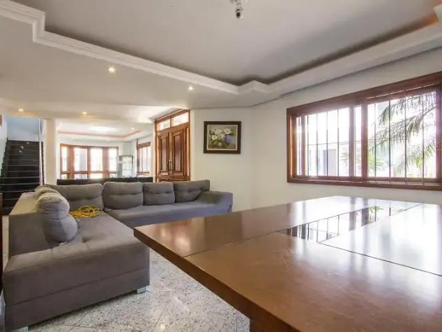 Casa / Sobrado para Locação em Porto Alegre/RS Sarandi 4 Quartos