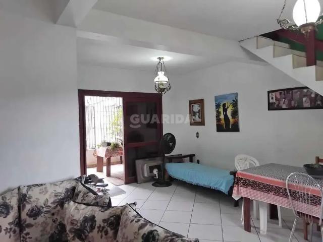Casa / Sobrado para Locação em Porto Alegre/RS Sarandi 6 Quartos