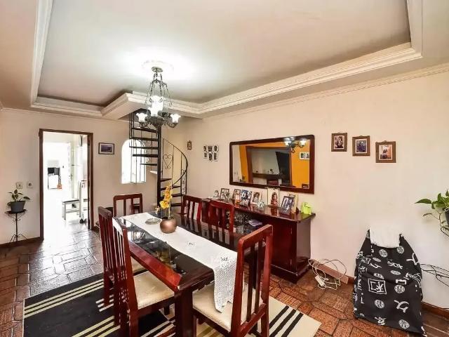 Casa / Sobrado para Locação em Porto Alegre/RS Sarandi 6 Quartos