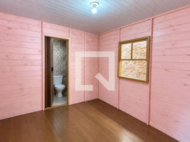 Casa / Sobrado para Locação em Porto Alegre/RS Sarandi 1 Quartos