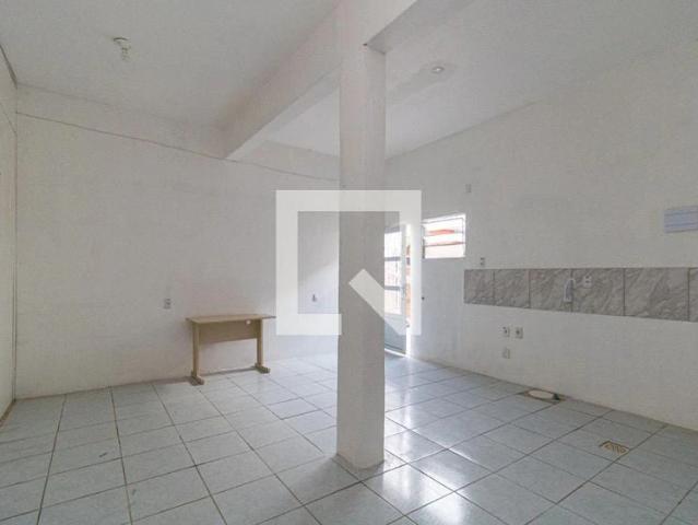 Casa / Sobrado para Locação em Porto Alegre/RS Sarandi 1 Quartos