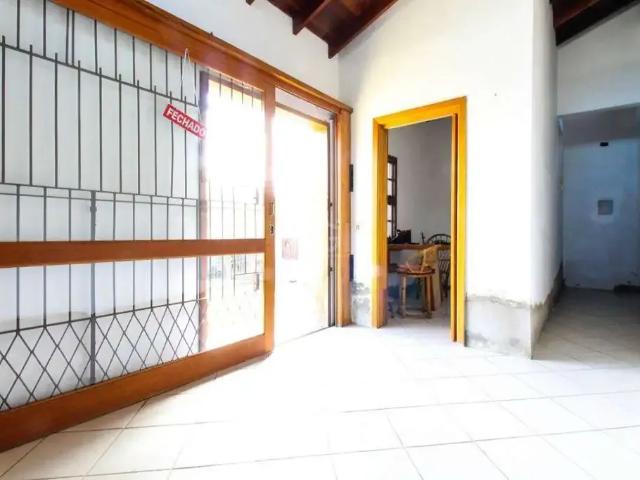 Casa / Sobrado para Locação em Porto Alegre/RS Sarandi 2 Quartos