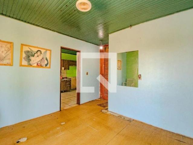 Casa / Sobrado para Locação em Porto Alegre/RS Sarandi 2 Quartos