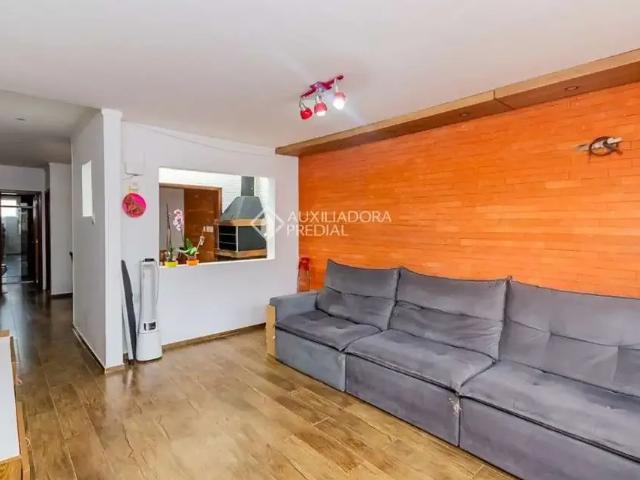 Casa / Sobrado para Locação em Porto Alegre/RS Sarandi 3 Quartos