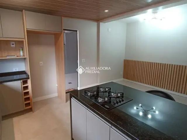Casa / Sobrado para Locação em Porto Alegre/RS Sarandi 3 Quartos